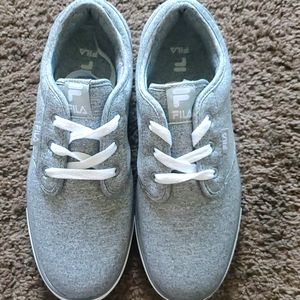 Unisex Fila tennis shoes 👟